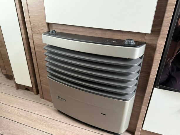 knaus-sport-650-udf-topputgave-2-k248yesenger-lav-seng-truma-varme-med-elektrisk-utvendig-gass-2018-big-54