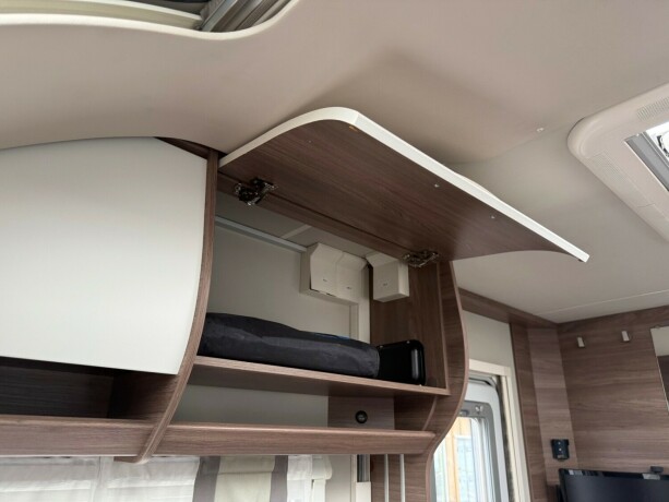 knaus-sport-650-udf-topputgave-2-k248yesenger-lav-seng-truma-varme-med-elektrisk-utvendig-gass-2018-big-13