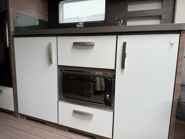 knaus-sport-650-udf-topputgave-2-k248yesenger-lav-seng-truma-varme-med-elektrisk-utvendig-gass-2018-big-36