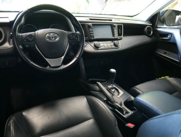 toyota-rav4-elektrisitetbensin-2016-big-9