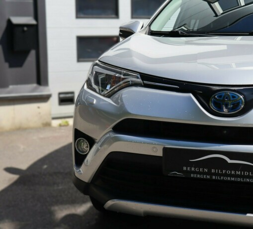 toyota-rav4-elektrisitetbensin-2016-big-6