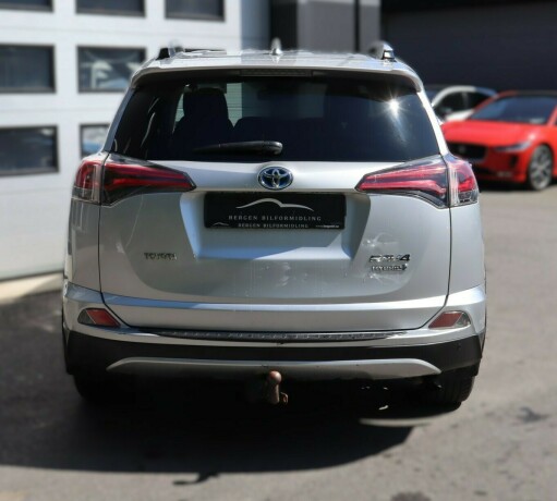 toyota-rav4-elektrisitetbensin-2016-big-5