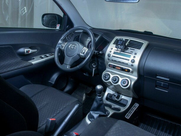toyota-urban-cruiser-diesel-2009-big-18