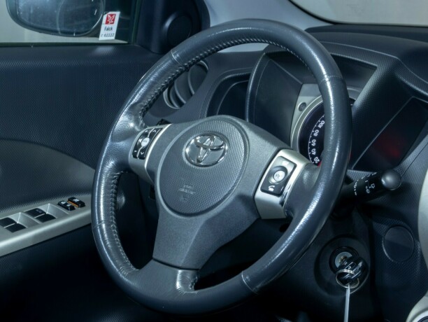 toyota-urban-cruiser-diesel-2009-big-17