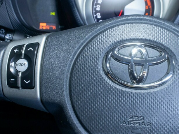 toyota-urban-cruiser-diesel-2009-big-28