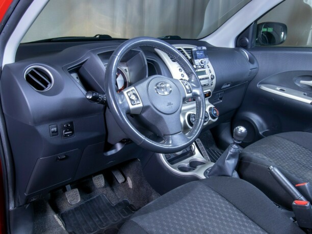 toyota-urban-cruiser-diesel-2009-big-38
