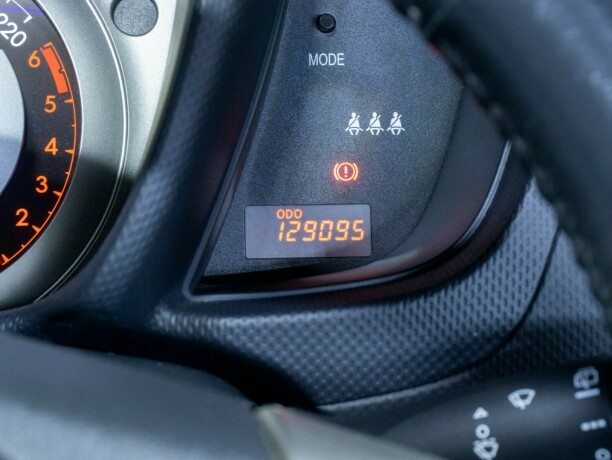 toyota-urban-cruiser-diesel-2009-big-24