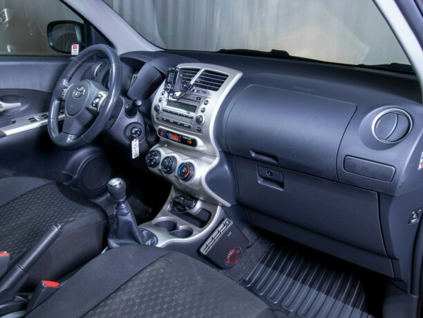 toyota-urban-cruiser-diesel-2009-big-42