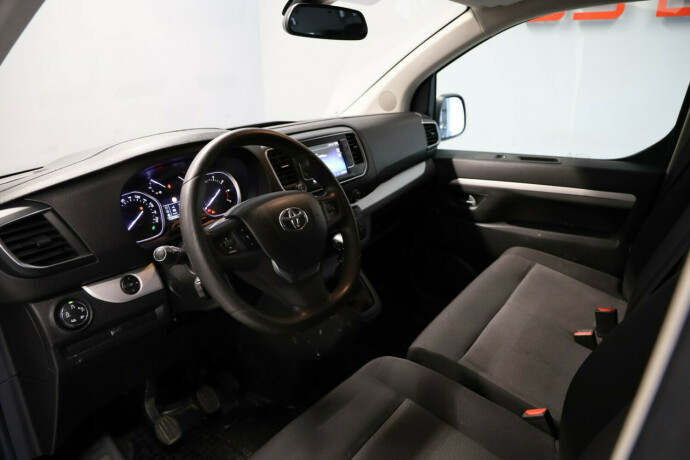 toyota-proace-verso-diesel-2020-big-6