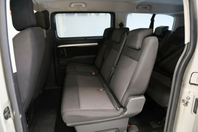 toyota-proace-verso-diesel-2020-big-12