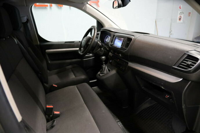 toyota-proace-verso-diesel-2020-big-9