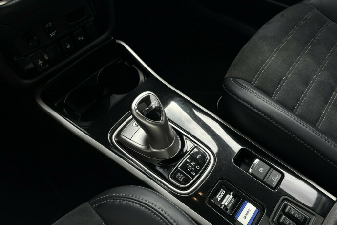 mitsubishi-outlander-elektrisitetbensin-2019-big-18