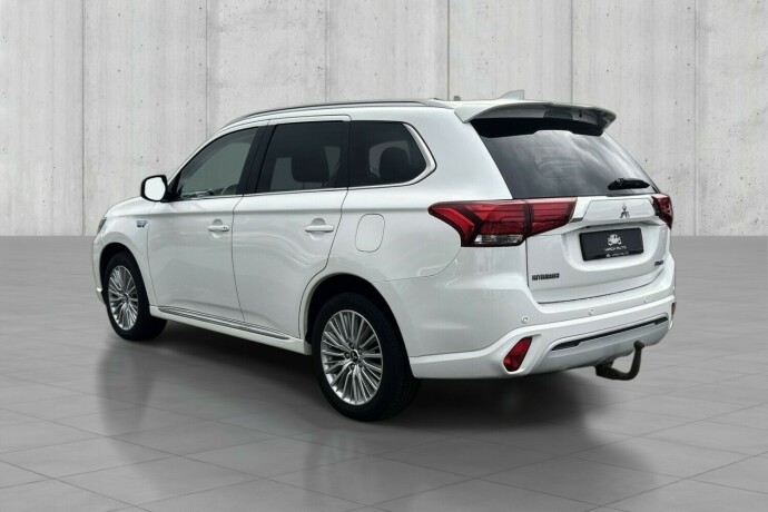 mitsubishi-outlander-elektrisitetbensin-2019-big-6
