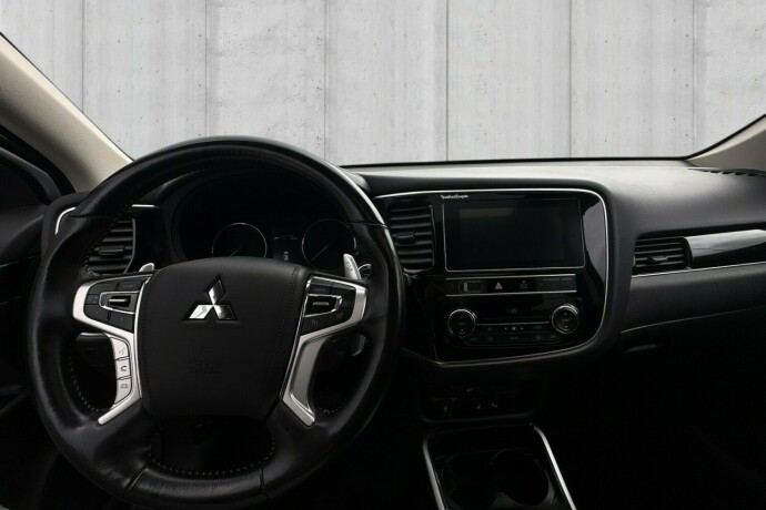 mitsubishi-outlander-elektrisitetbensin-2019-big-15