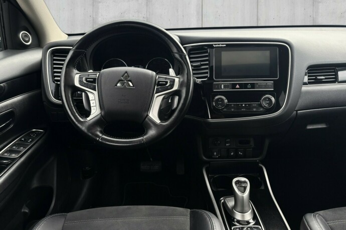 mitsubishi-outlander-elektrisitetbensin-2019-big-12