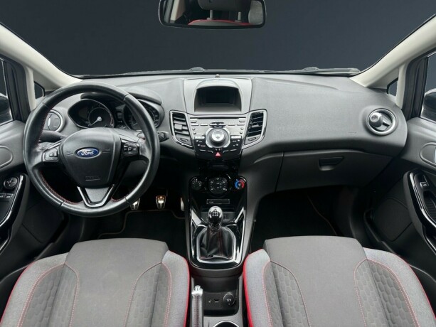 ford-fiesta-bensin-2015-big-10