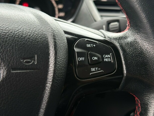 ford-fiesta-bensin-2015-big-22