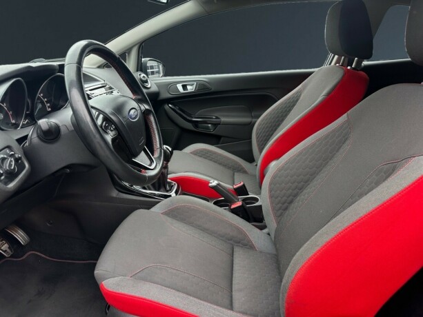 ford-fiesta-bensin-2015-big-8