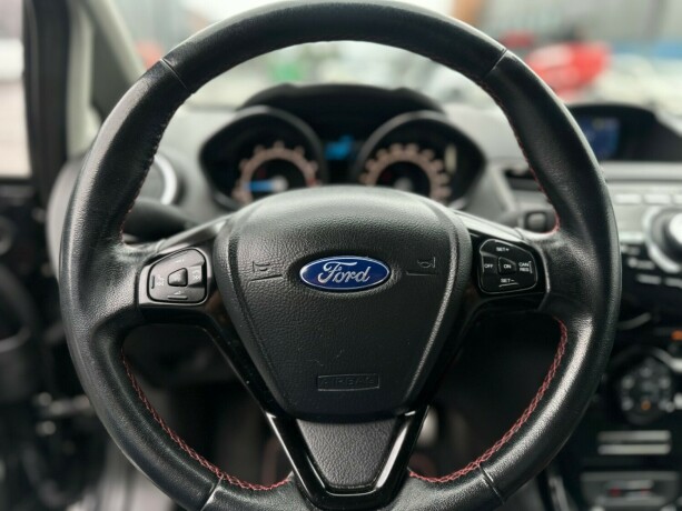 ford-fiesta-bensin-2015-big-20