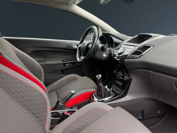 ford-fiesta-bensin-2015-big-11
