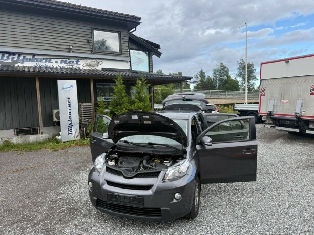 toyota-urban-cruiser-diesel-2012-big-18