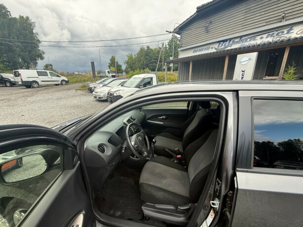 toyota-urban-cruiser-diesel-2012-big-7