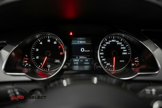 audi-a5-bensin-2011-big-32