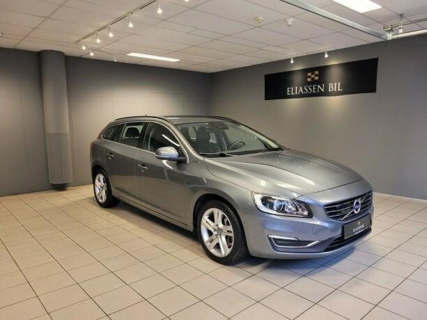 volvo-v60-elektrisitetdiesel-2016-big-0