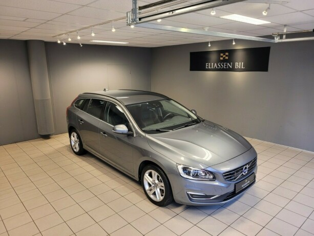 volvo-v60-elektrisitetdiesel-2016-big-1