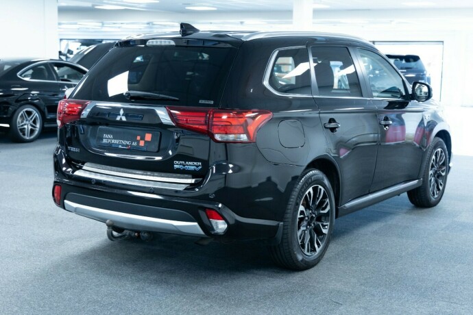 mitsubishi-outlander-elektrisitetbensin-2016-big-2