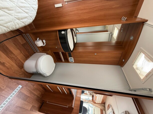 dethleffs-i7150-queensbed-senkeseng-fremme-alde-ac-i-bodel-skinn-stort-kj248leskap-stekeovn-diesel-2012-big-59