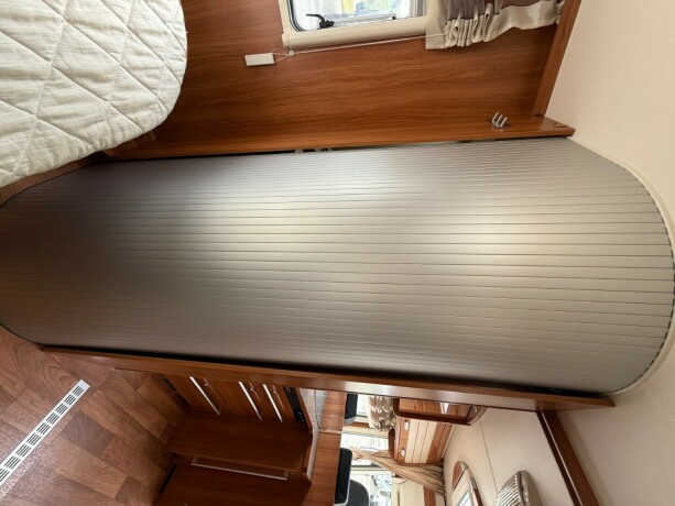 dethleffs-i7150-queensbed-senkeseng-fremme-alde-ac-i-bodel-skinn-stort-kj248leskap-stekeovn-diesel-2012-big-58