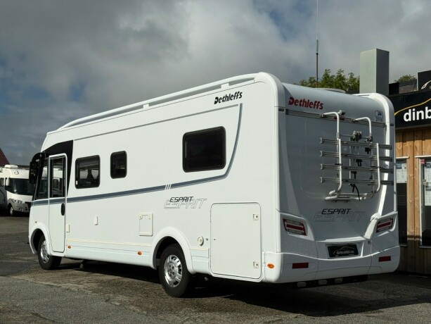dethleffs-i7150-queensbed-senkeseng-fremme-alde-ac-i-bodel-skinn-stort-kj248leskap-stekeovn-diesel-2012-big-3