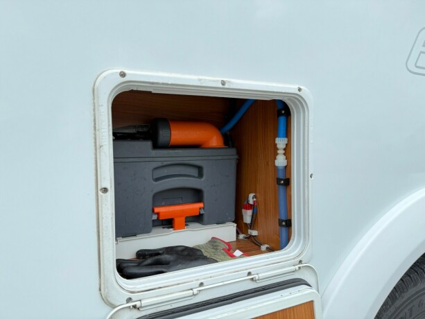 dethleffs-i7150-queensbed-senkeseng-fremme-alde-ac-i-bodel-skinn-stort-kj248leskap-stekeovn-diesel-2012-big-89