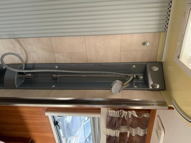 dethleffs-i7150-queensbed-senkeseng-fremme-alde-ac-i-bodel-skinn-stort-kj248leskap-stekeovn-diesel-2012-big-62