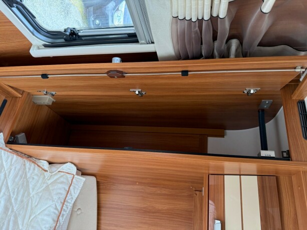 dethleffs-i7150-queensbed-senkeseng-fremme-alde-ac-i-bodel-skinn-stort-kj248leskap-stekeovn-diesel-2012-big-67