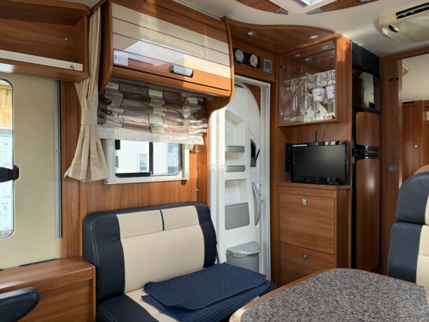 dethleffs-i7150-queensbed-senkeseng-fremme-alde-ac-i-bodel-skinn-stort-kj248leskap-stekeovn-diesel-2012-big-13