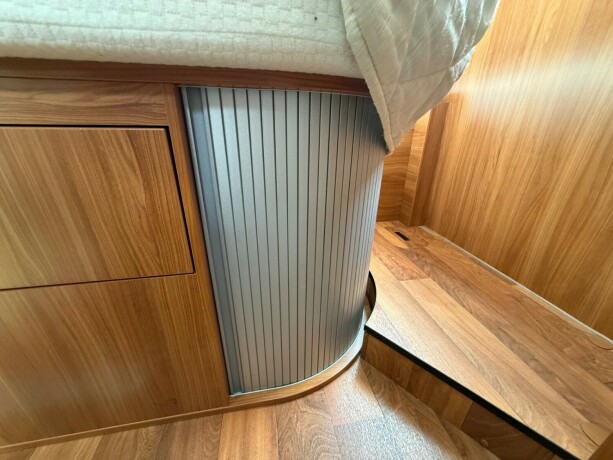 dethleffs-i7150-queensbed-senkeseng-fremme-alde-ac-i-bodel-skinn-stort-kj248leskap-stekeovn-diesel-2012-big-75
