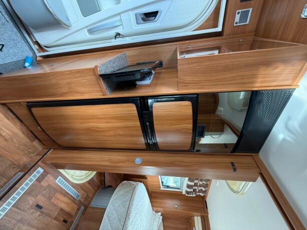 dethleffs-i7150-queensbed-senkeseng-fremme-alde-ac-i-bodel-skinn-stort-kj248leskap-stekeovn-diesel-2012-big-48