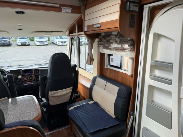 dethleffs-i7150-queensbed-senkeseng-fremme-alde-ac-i-bodel-skinn-stort-kj248leskap-stekeovn-diesel-2012-big-21