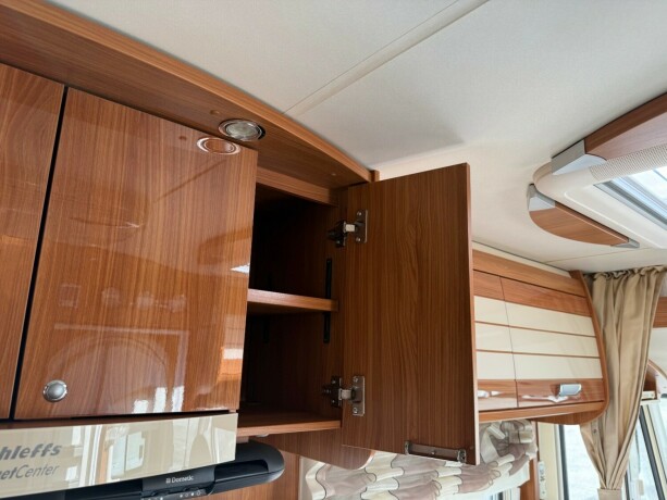 dethleffs-i7150-queensbed-senkeseng-fremme-alde-ac-i-bodel-skinn-stort-kj248leskap-stekeovn-diesel-2012-big-45