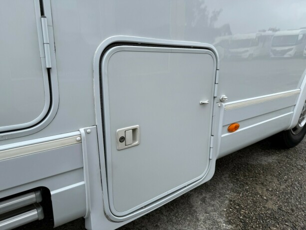 dethleffs-i7150-queensbed-senkeseng-fremme-alde-ac-i-bodel-skinn-stort-kj248leskap-stekeovn-diesel-2012-big-86