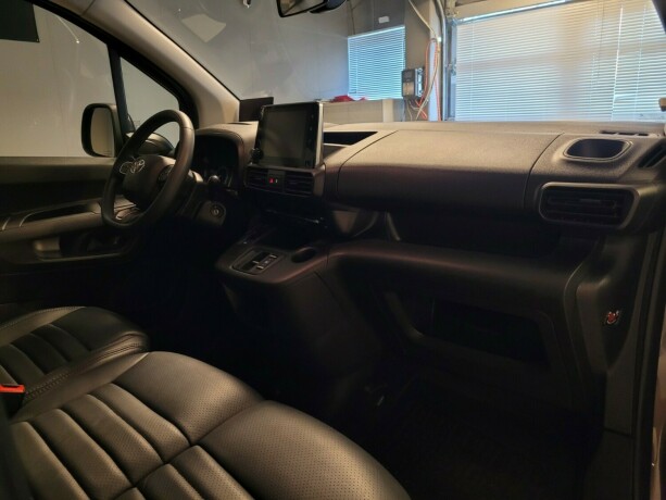 toyota-proace-city-elektrisitet-2022-big-15