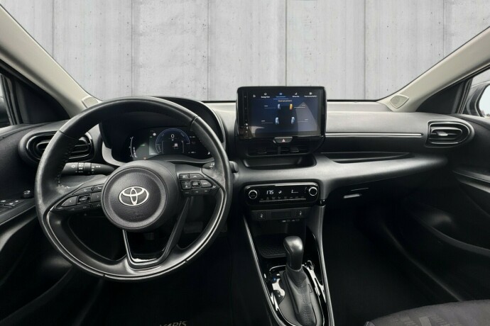 toyota-yaris-elektrisitetbensin-2024-big-10