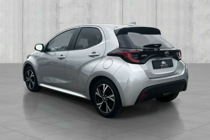 toyota-yaris-elektrisitetbensin-2024-big-5