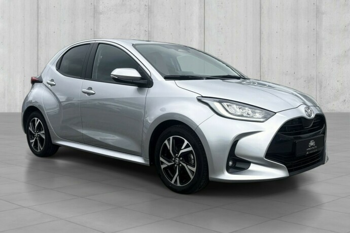 toyota-yaris-elektrisitetbensin-2024-big-0