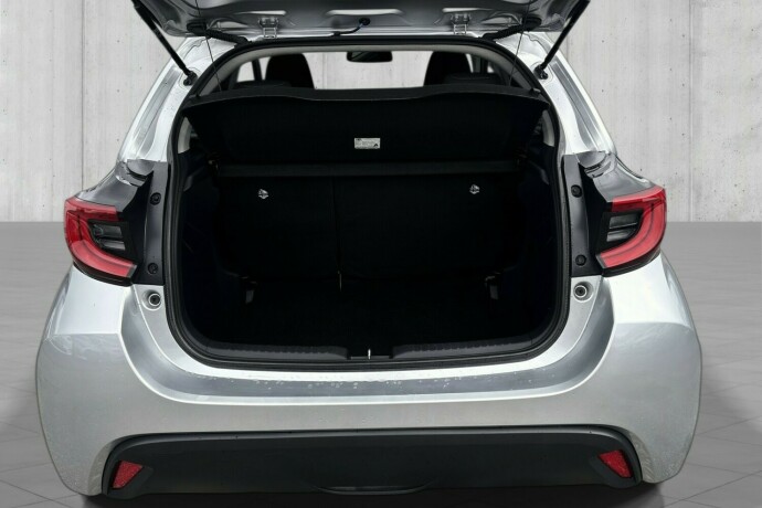 toyota-yaris-elektrisitetbensin-2024-big-8