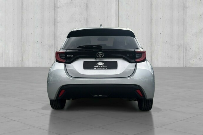 toyota-yaris-elektrisitetbensin-2024-big-4