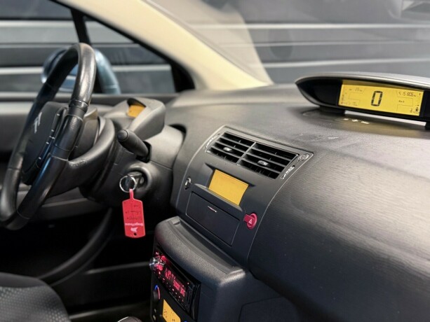 citroen-c4-bensin-2007-big-13