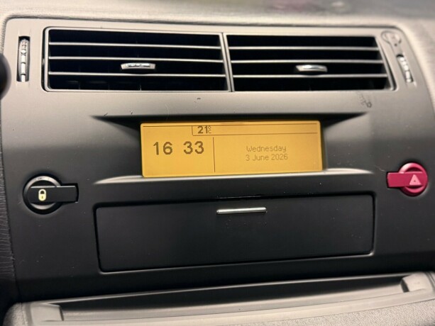 citroen-c4-bensin-2007-big-24